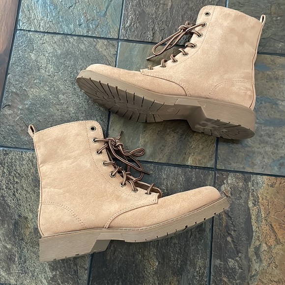 Time and Tru Camel Suede side zip laced Boots- 1 inch heel- size 10 - Picture 5 of 10